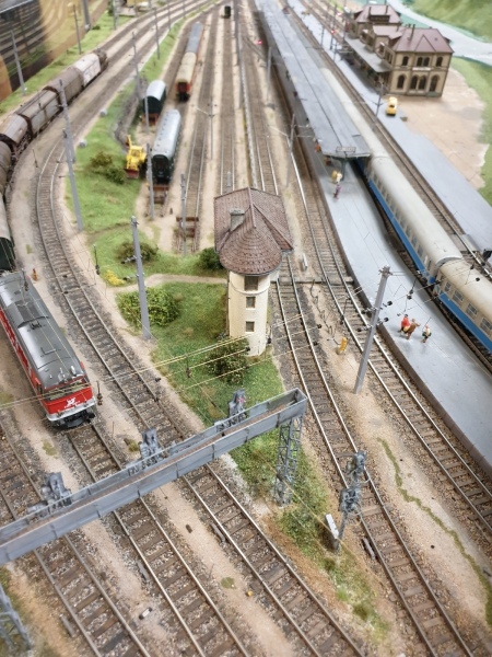 Selbstgebautes Stellwerk mit Minischindeln