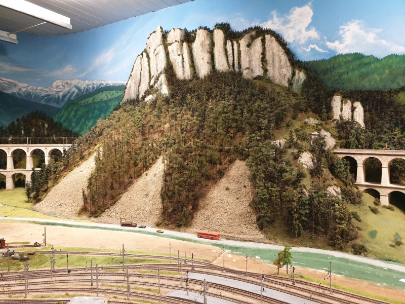Blick auf die Krauselklause an der Polleroswand