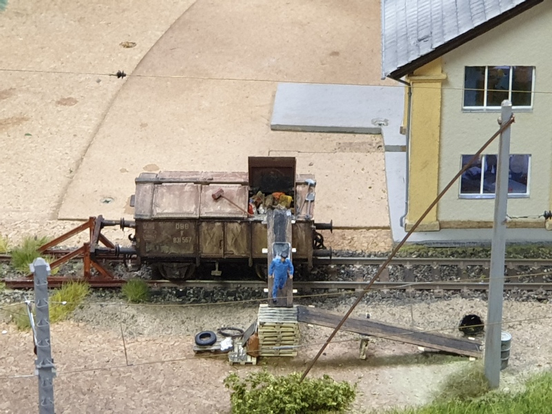 Müllentsorgung am Ringlokschuppen Selzthal