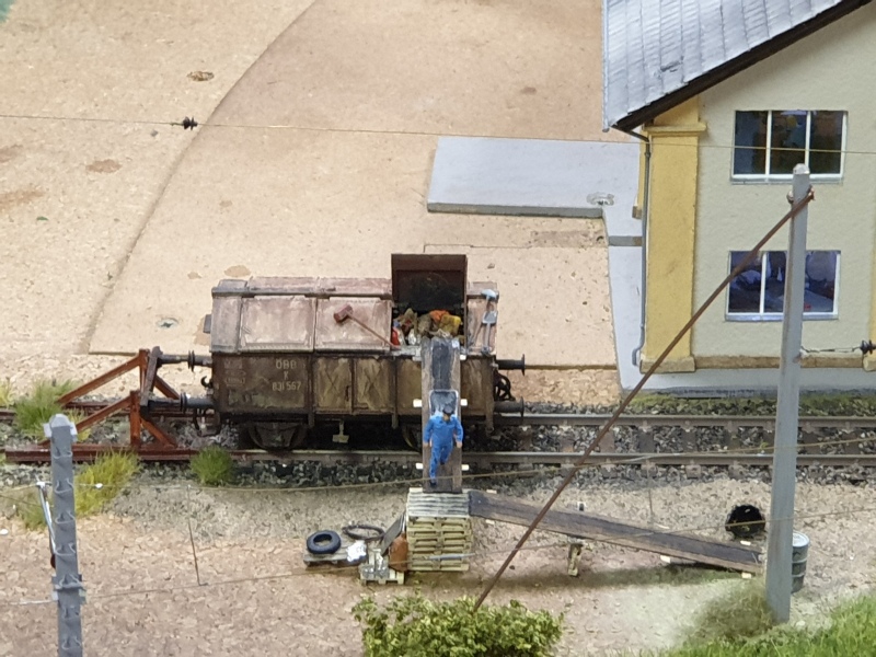 Müllentsorgung am Ringlokschuppen Selzthal